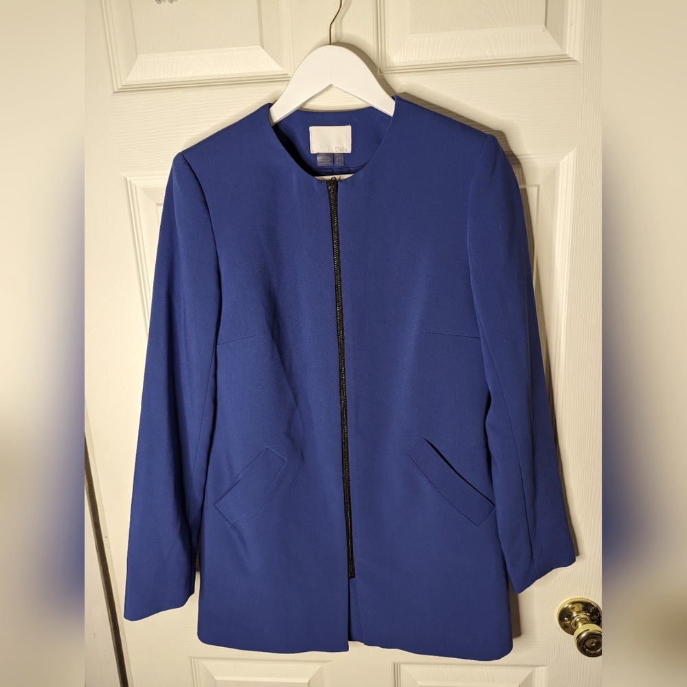 Dalia Women's blue zip front jacket size small